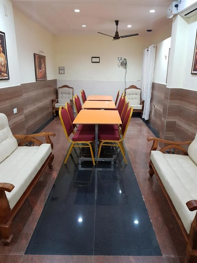 Hotel Saradhy Chengannur 2*,